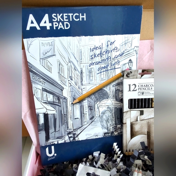 Sketch box gift set for beginner artists - Picture 2 of 9
